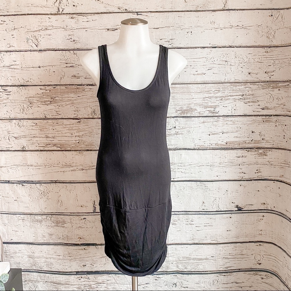 Black Bella Luxx sleeveless dress